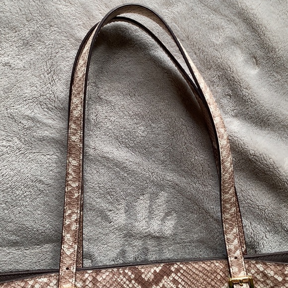 Michael Kors snakeskin purse - Picture 5 of 6